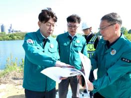 ‘한 걸음 더, 시민 속으로’ 우범기 전주시장, 여름철 공사 현장 ‘안전이 최우선’ 기사 이미지