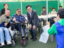 ‘늘 당신 곁에’ 진교훈 강서구청장, 장애인과 소통의 시간 가져 기사 이미지
