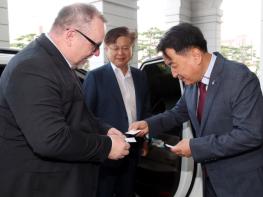 충북도와 스웨덴, 따뜻한 만남으로 시작되는 글로벌 동행 기사 이미지