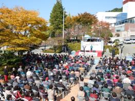 통영시종합사회복지관, 어르신 한마당 축제 ‘사랑합니데이’ 성료 기사 이미지