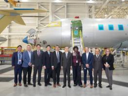 외교부 조현 장관, 캐나다 봄바르디어社 조립공장 방문 기사 이미지