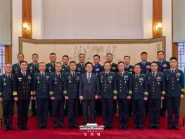 이재명 대통령, 중장 진급·보직신고 및 수치 수여식 개최 기사 이미지