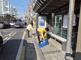 전주시 설 명절 대비 ‘시내버스 승강장’집중 환경정비 실시 기사 이미지