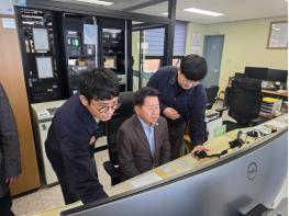 오영훈 제주도지사, 조업 어선과 실시간 교신 “안전 운항 당부” 기사 이미지