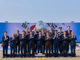 이 대통령 'KF-21, 자주국방 위용 떨쳐…방산 4대 강국 도약 발판' 기사 이미지
