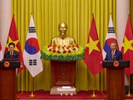 청와대 '베트남 신 지도부와 정치적 신뢰 확보…인프라·에너지 협력 고도화' 기사 이미지