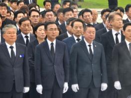서영학 여수시장 당선인, 첫 공식 행보로 광주 국립5·18민주묘지 참배 기사 이미지