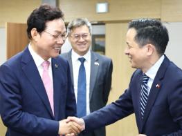 “한중 관계의 새 시대, 경남 지방외교로 이어간다” 박완수 경남도지사, 다이빙 주한중국대사 접견 기사 이미지