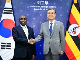 조현 외교부 장관, 우간다 제2부총리 면담 기사 이미지