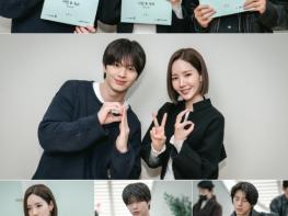 [SBS 나인 투 식스] 11월 25일 첫 방송 확정! 박민영-육성재-고수, '일잘러 시너지 폭발' 대본리딩! 기사 이미지