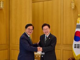 이재명 대통령, 우원식 전 국회의장 초청 오찬  기사 이미지